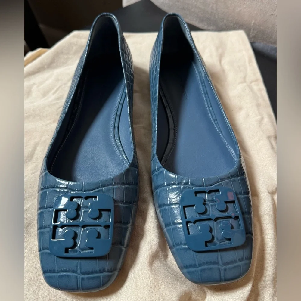 Tory Burch Blue Croc-Embossed Flats - Picture 4 of 5